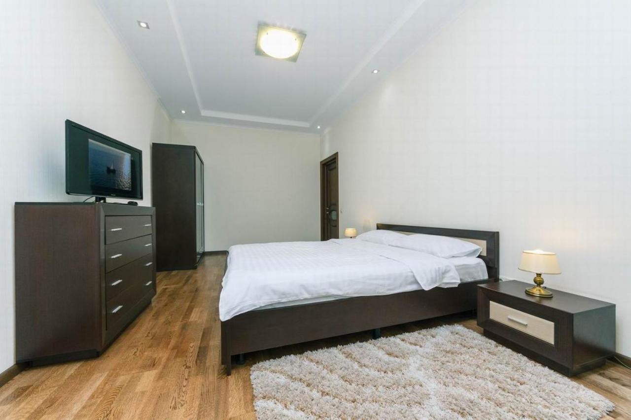 Vip In A New Building Near Lesi Ukrainki 7A Apartment Kiev Luaran gambar