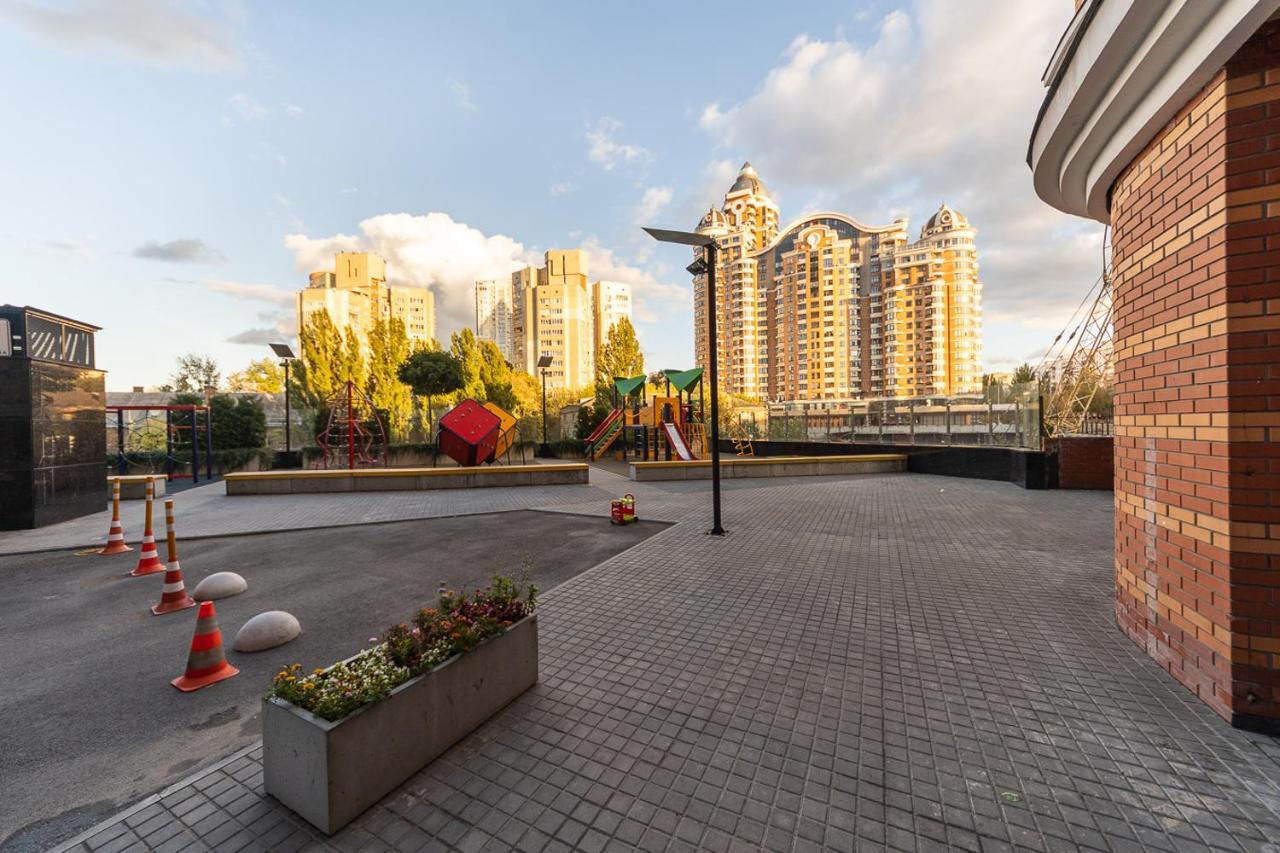 Vip In A New Building Near Lesi Ukrainki 7A Apartment Kiev Luaran gambar
